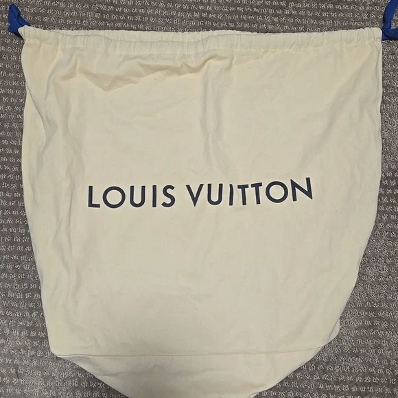 Louis Vuitton Beige Dust Bag with Logo - Picture 1 of 2